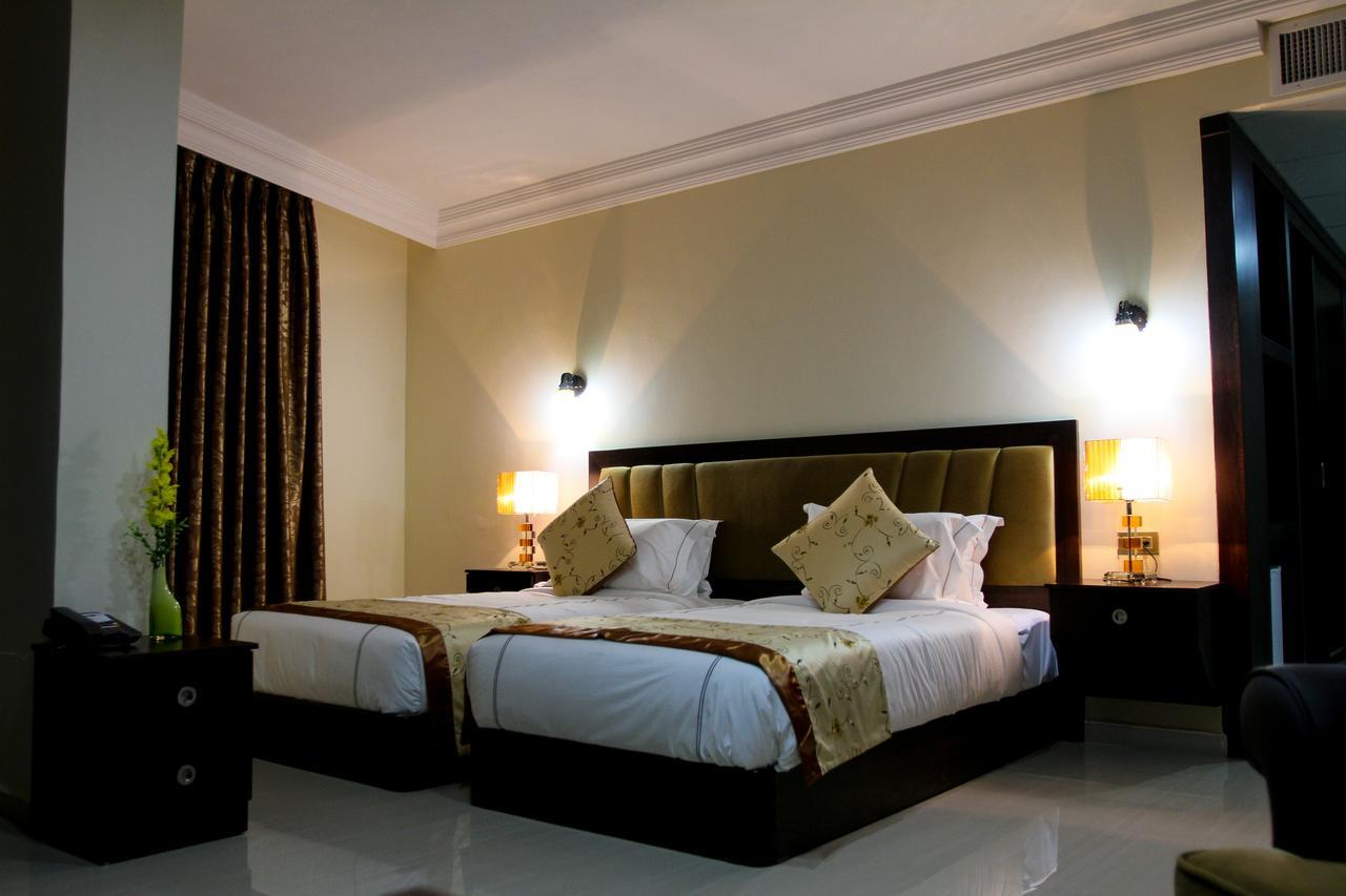 Queen Plaza Hotel Хеврон Экстерьер фото